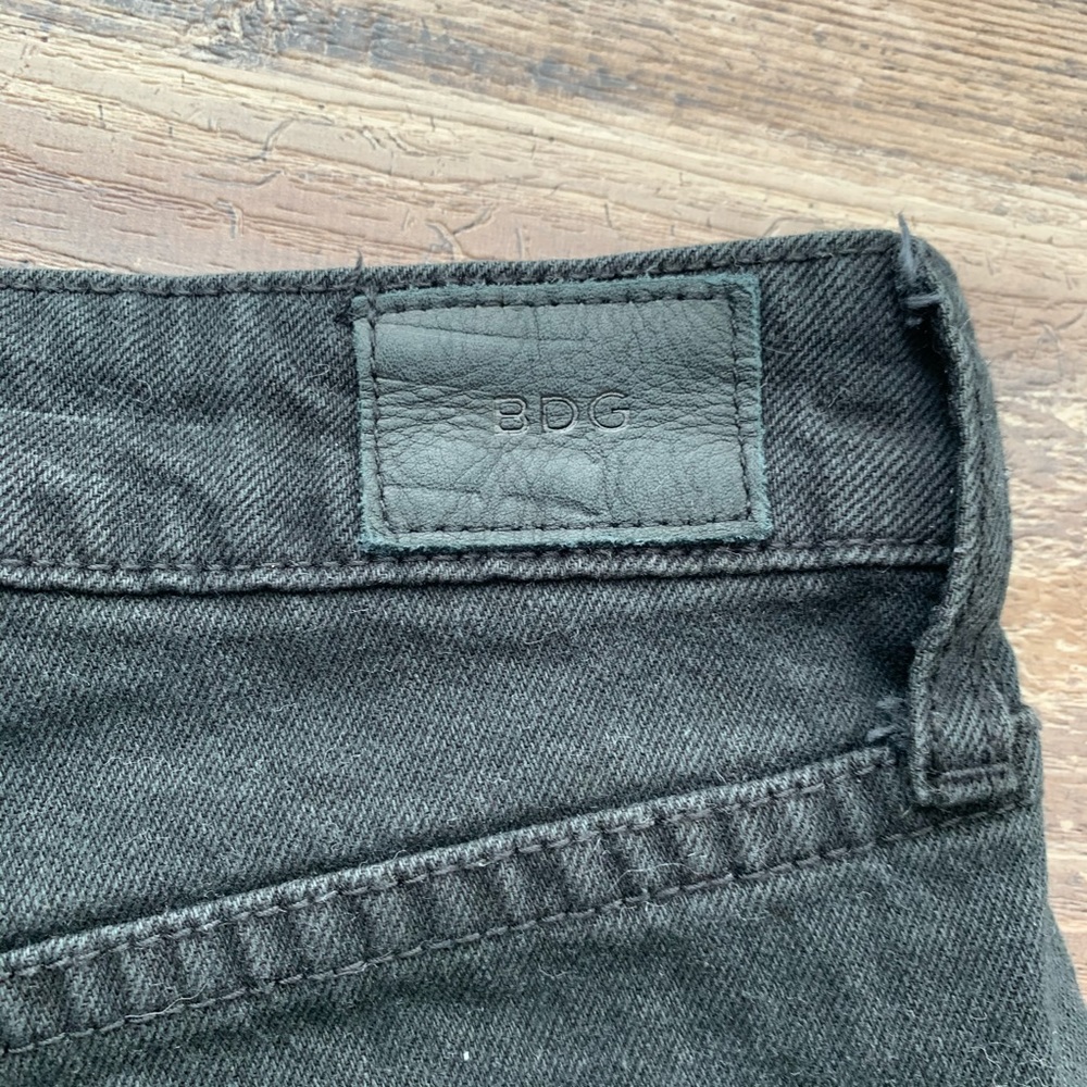 BDG Mid Rise Shortie - Picture 4 of 5